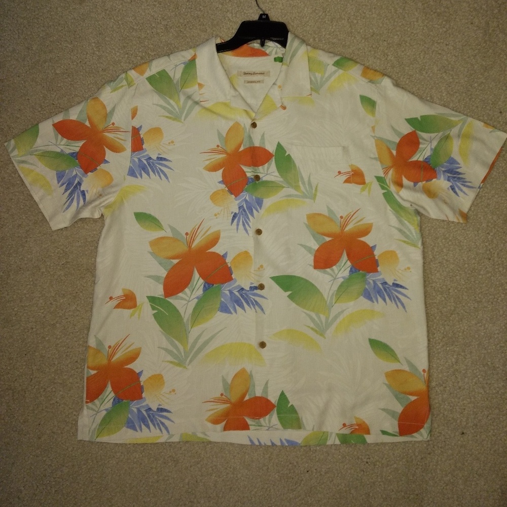 EUC Tommy Bahama 100% silk shirt
